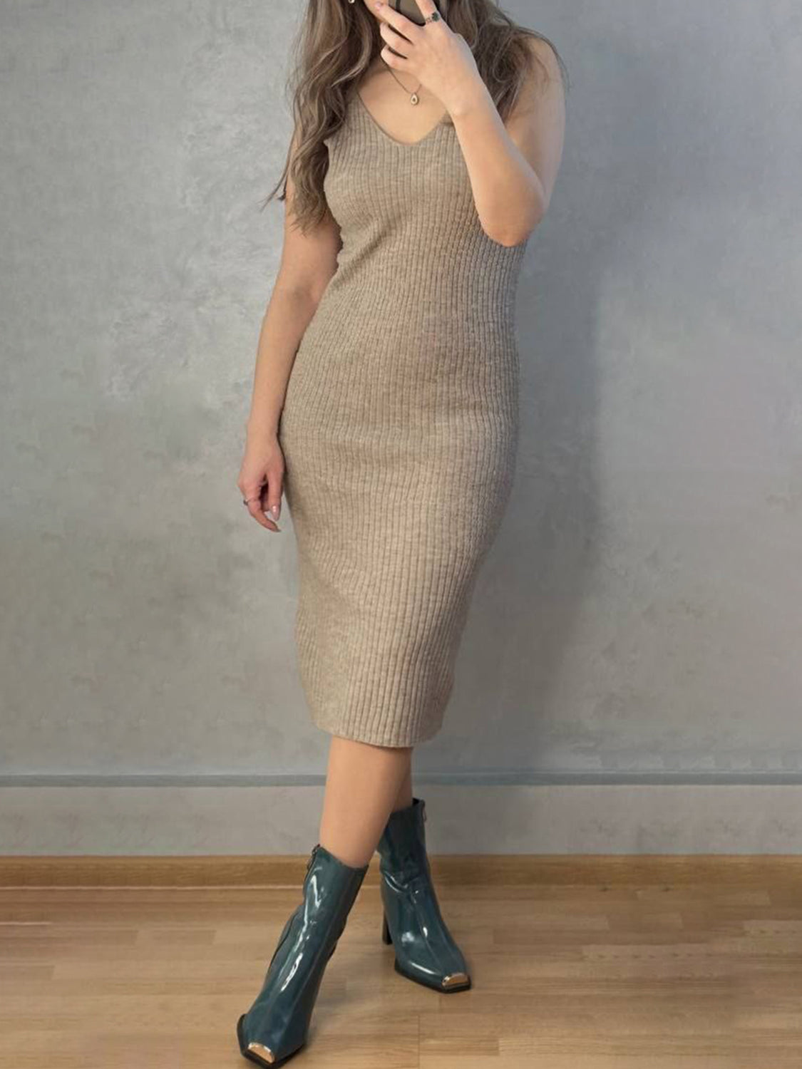 Conjunto de vestido camisola con escote en V y cárdigan abierto por delante